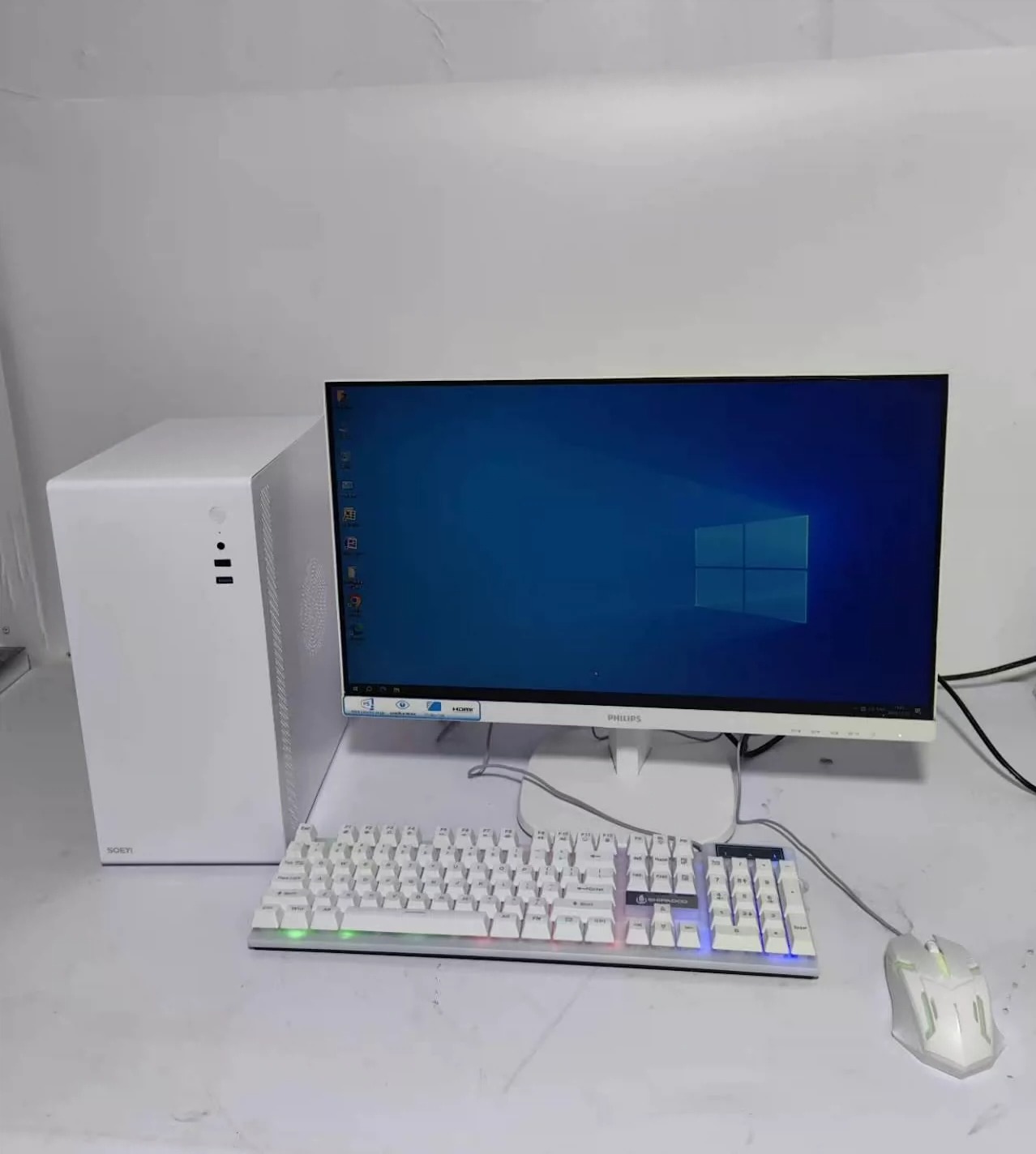 #电脑 二手九成新组装i5 3470办公电脑 游戏主机 台式电脑 24寸显示器全套包邮 闲置台式电脑 换了新机箱 看上去电脑很新，质量保半年，办公 玩个小游戏 